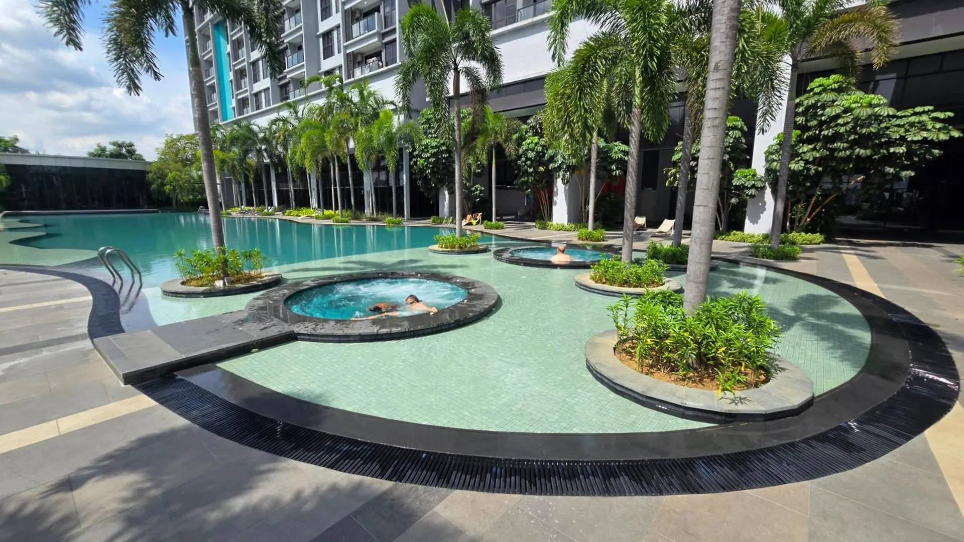 Rudimen Stay At Trion With Kl Skyline View And Rooftop Pools Access 吉隆坡 0*,  马来西亚